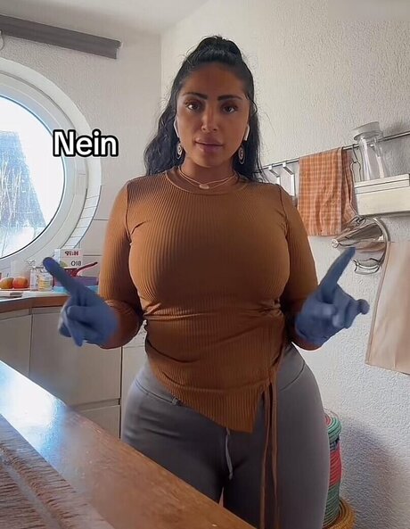 La bonbo model sex photo