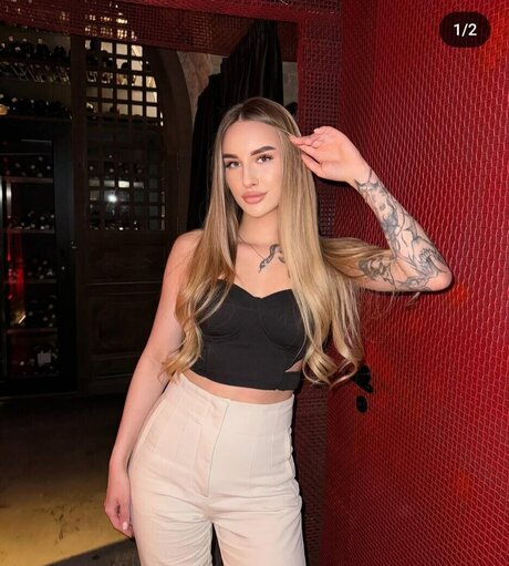 snakemary sex model pic