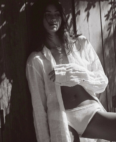 Meeya Dugied model sexy image