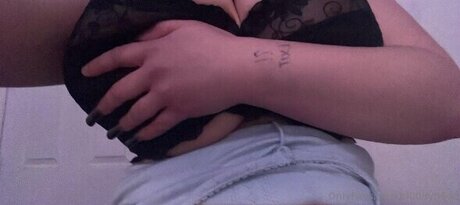 bl00dyh4nd pornstar erotic pics