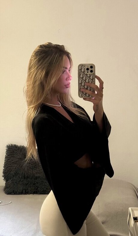 Elisa Pellegrino xxx actress pic