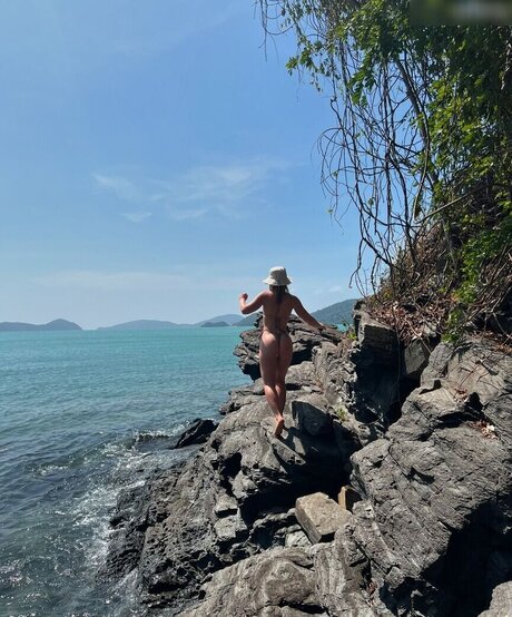 Majaaleonie naked pornstar photos