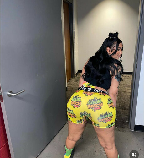 lesbian fingering onlyfans nudes images