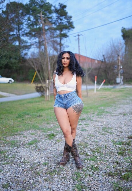 hairy pregnant onlyfans porn picture