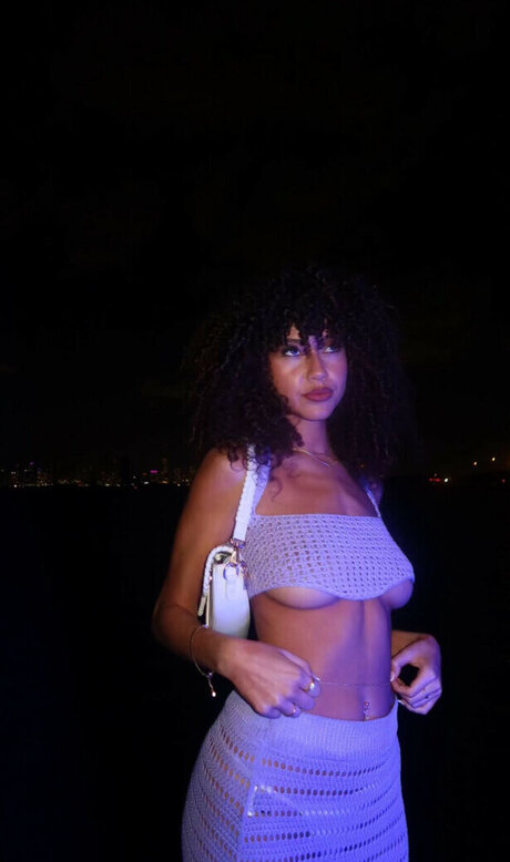 Megan Botnick model nude pic