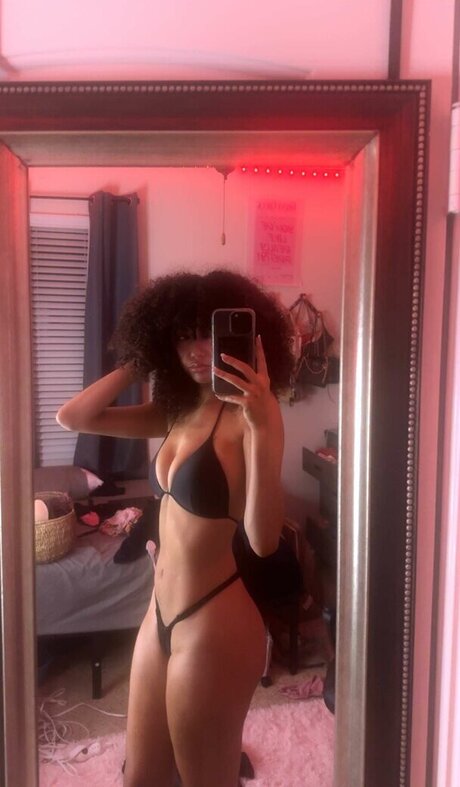 Megan Botnick model art picture