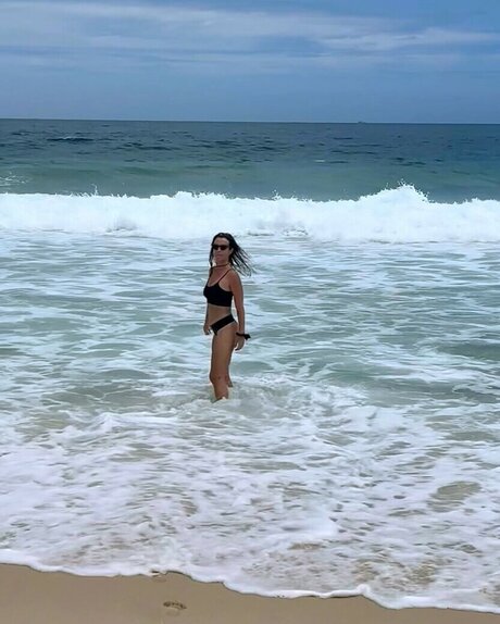 Juliana Didone art model picture