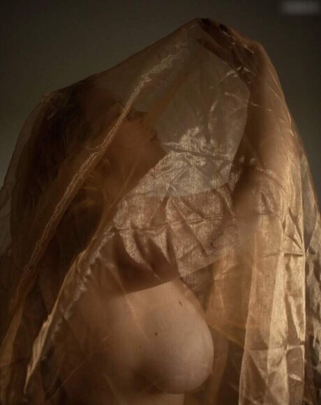 Sarahfahr9 adult actress pic