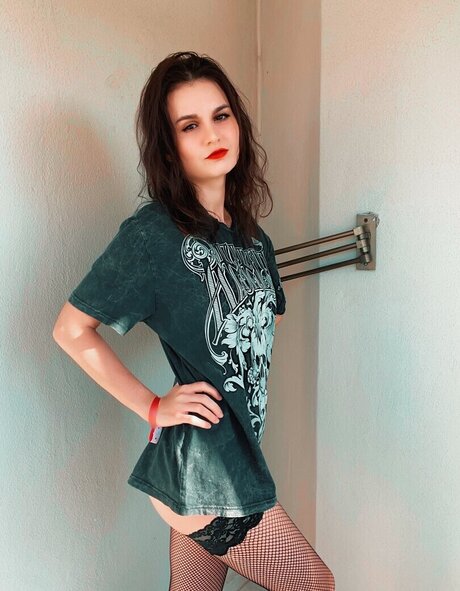 Tonya Rozatti hot star pics