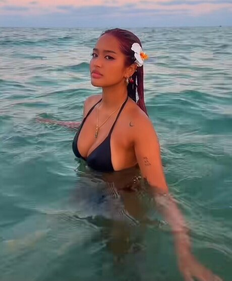 oiled tits onlyfans free naked pics