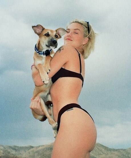 Maddie Hasson sex star photo