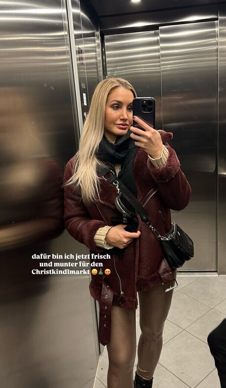 milf handjob onlyfans xxx photos