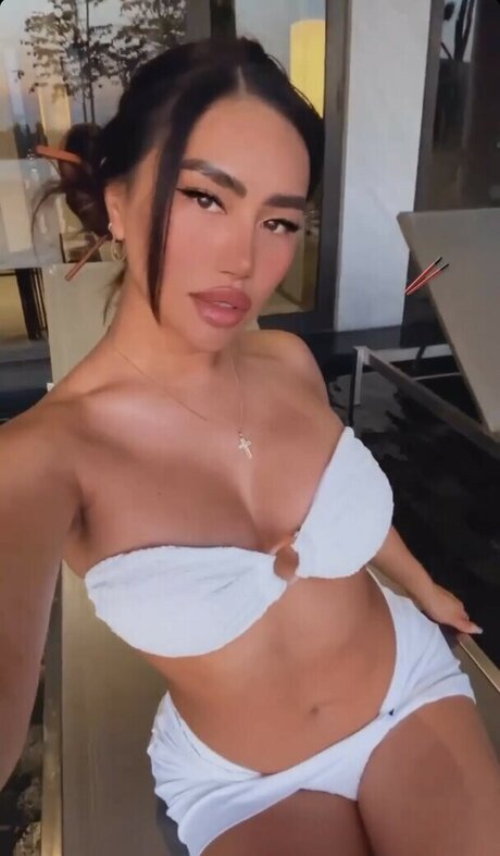 Lydddy perfect model pic