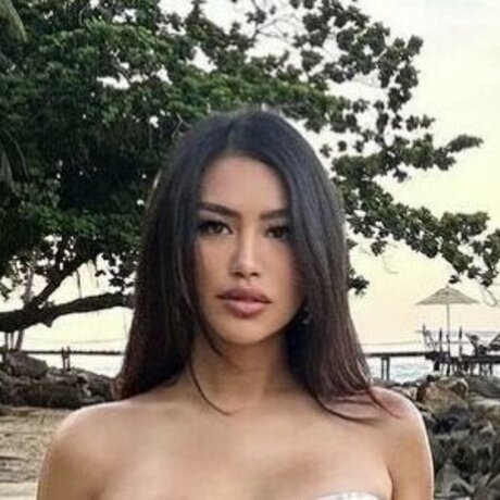 Lydddy model top pic