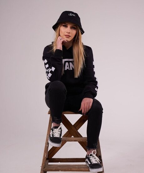 teacher milf onlyfans sexy pic