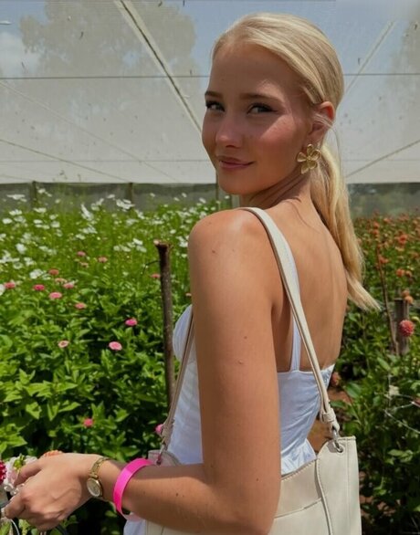 stepsister onlyfans adult images