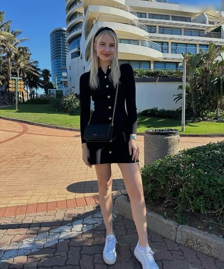 alt girl onlyfans art naked archive