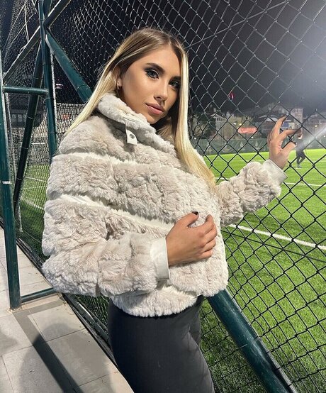 Elif Karaarslan model porn images