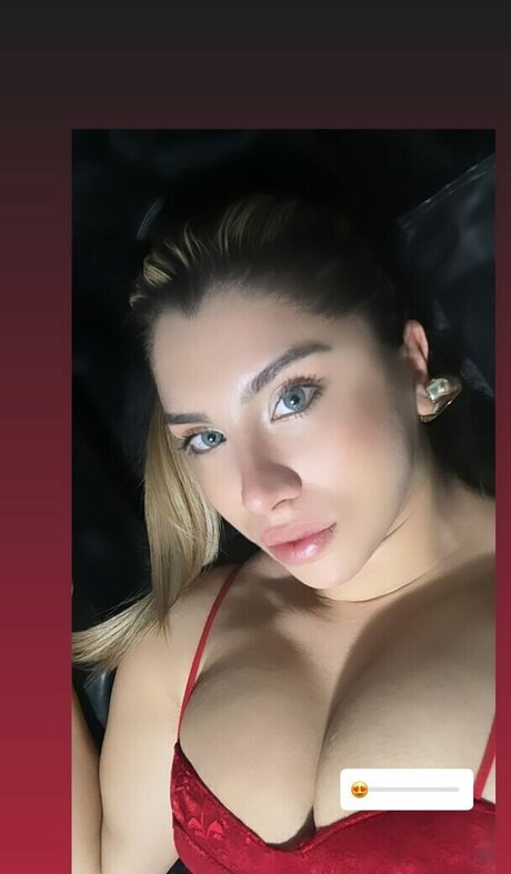 Elif Karaarslan pornstar sex photo