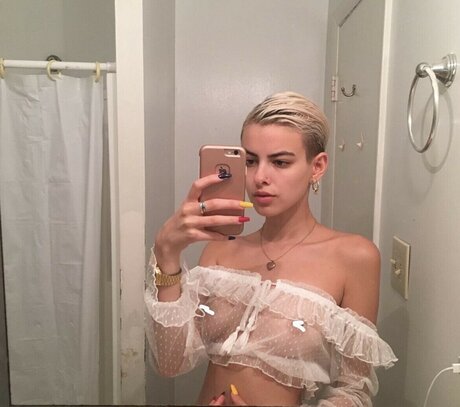 busty mom onlyfans hot porn image