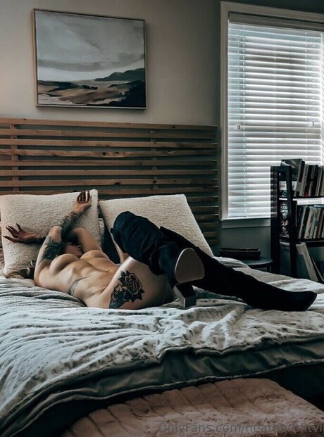 lesbian fingering onlyfans art naked img