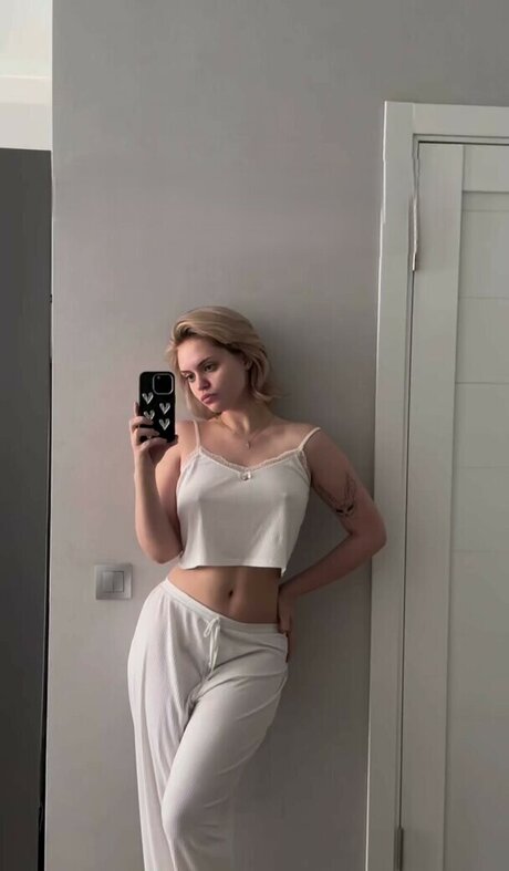 Yana Martin hd star image