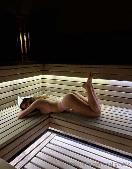 Anna Maligoshika model pornographic photos