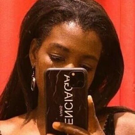 fsemelagne nude actress picture