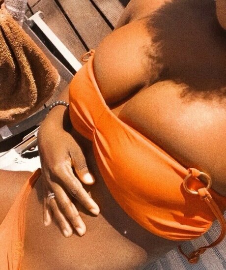 fsemelagne naked model images