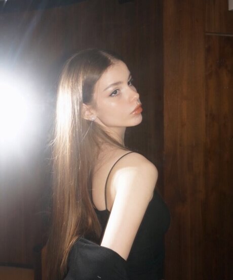 sosihue sexy model img