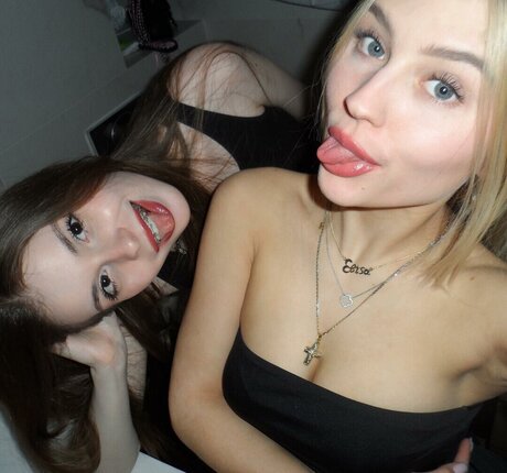 sosihue model nude picture