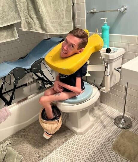 Hannah Aylward model xxx gallery