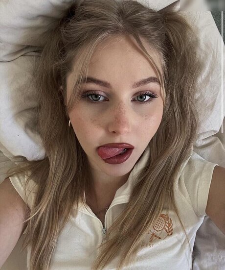 Cirizzle top model photo