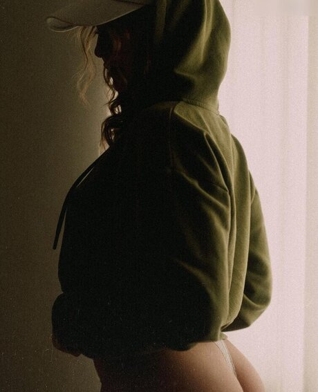 young onlyfans free naked img