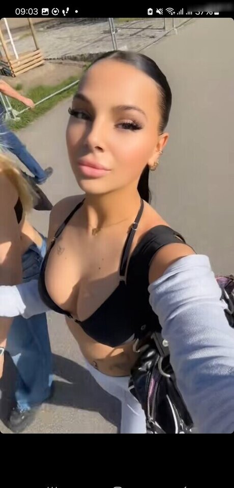 shemale handjob onlyfans pornographic gallery