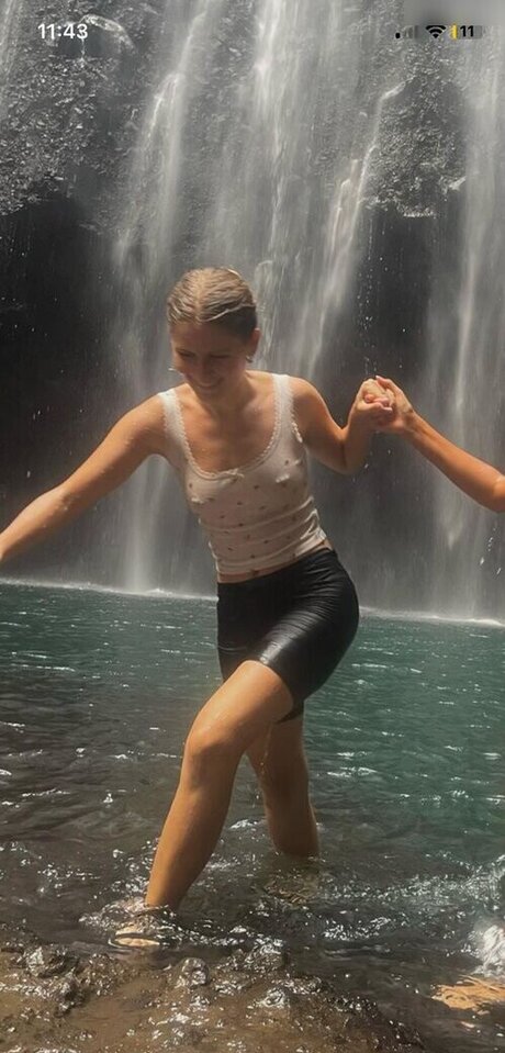 Maria Ludovicaa nude star picture