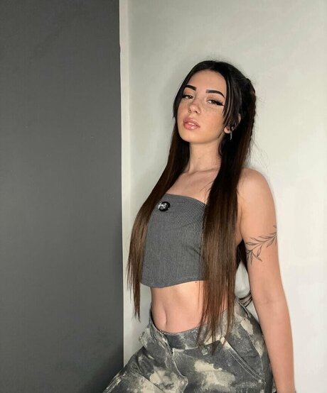 Luna Bufo hot pornstar pics