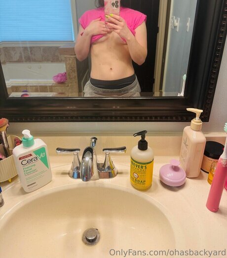 Annie Kundis model free pics