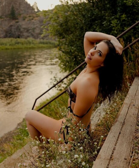 Annie Kundis nice model pictures