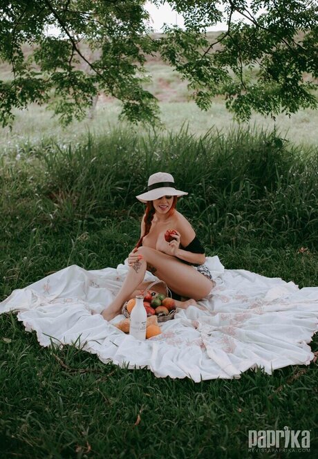 Rossane Bom star art pics