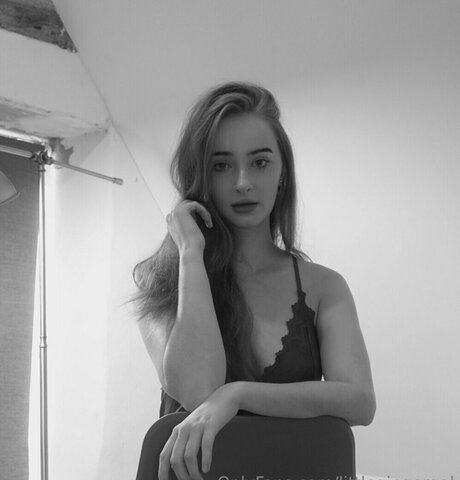 ThatsSoFoxie pretty actress pictures