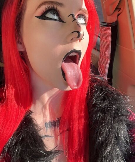 Carrie Cannie sexy model pictures