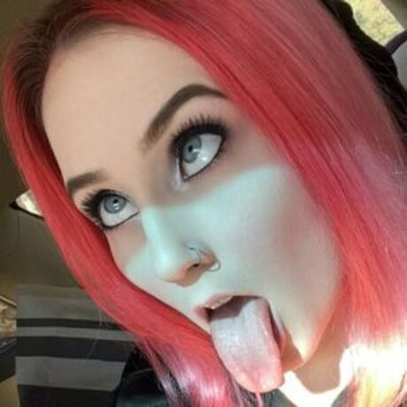 Carrie Cannie naked pornstar archive