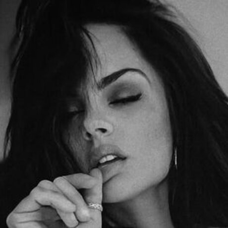 Arya LaRoca model porn picture