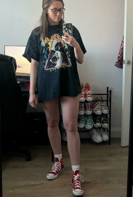 catraises sexy actress photo