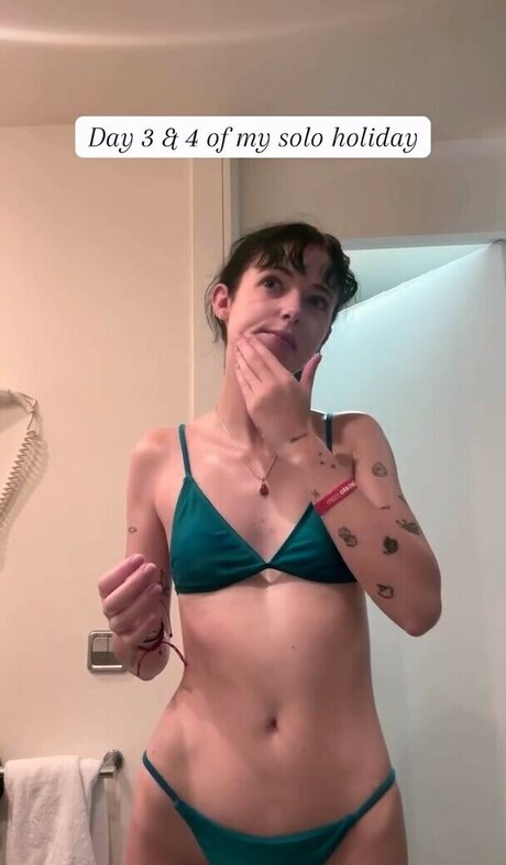 Holly Laing sex star gallery