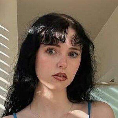 Holly Laing star pornographic pictures