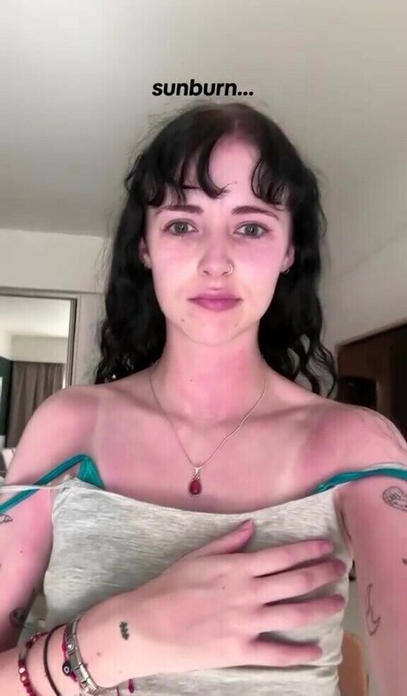 Holly Laing pornstar gallery