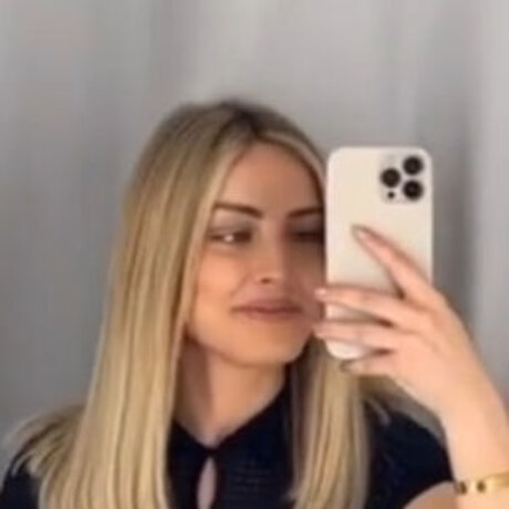 Doreen Petrova hot model pic