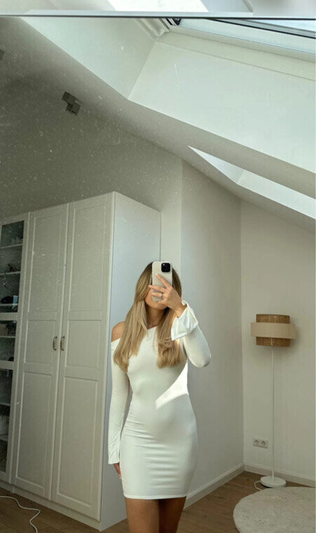 Doreen Petrova model nice pictures